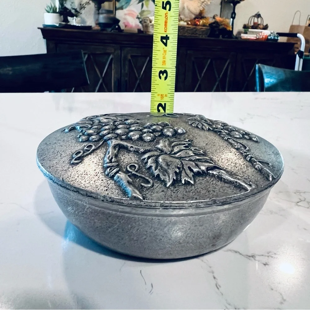 Carson Pewter Vineyard Elegance 5” Diameter Keepsake Box With Lid 2000